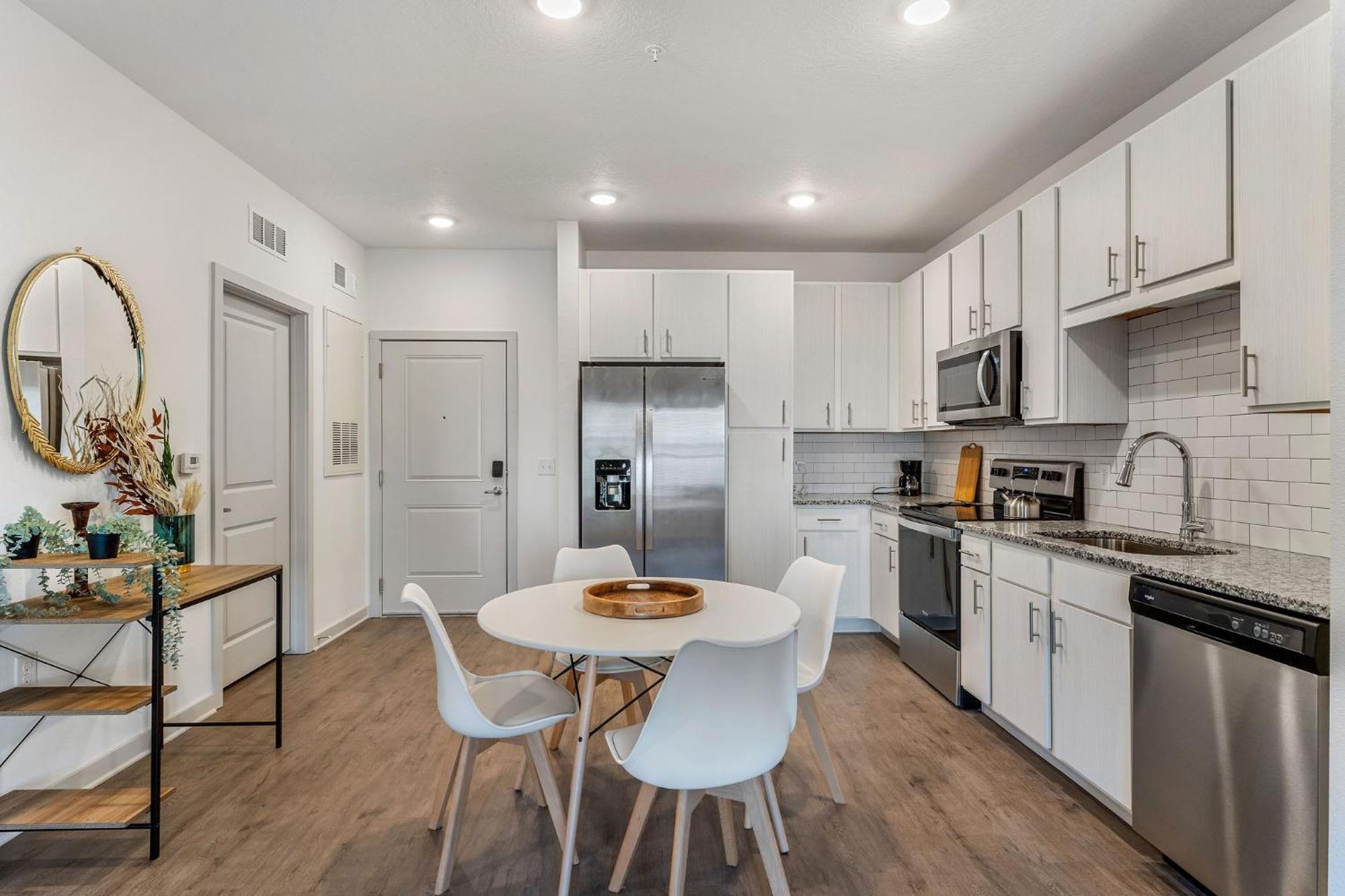 Complete Lush Green Apartment 10 Min To Parks Pets Allowed, Resort-Style Amenities Orlando Bagian luar foto